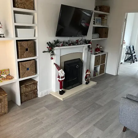 3 Bedroom Family With Sea And Mountain View 아파트 *
