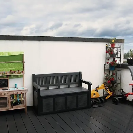 3 Bedroom Family With Sea And Mountain View 위클로