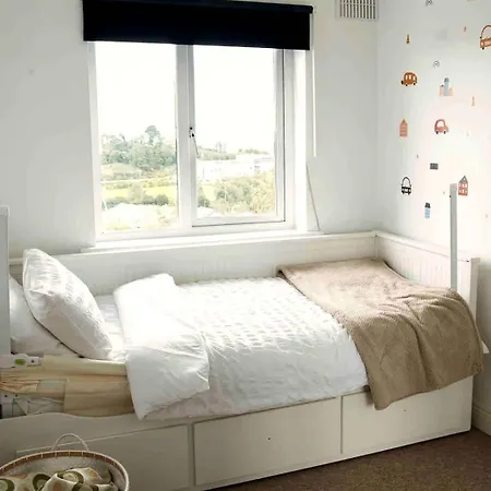 3 Bedroom Family With Sea And Mountain View