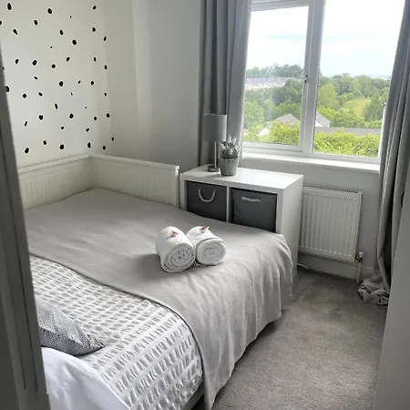 3 Bedroom Family With Sea And Mountain View *