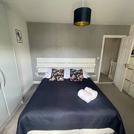 3 Bedroom Family With Sea And Mountain View 아파트 위클로